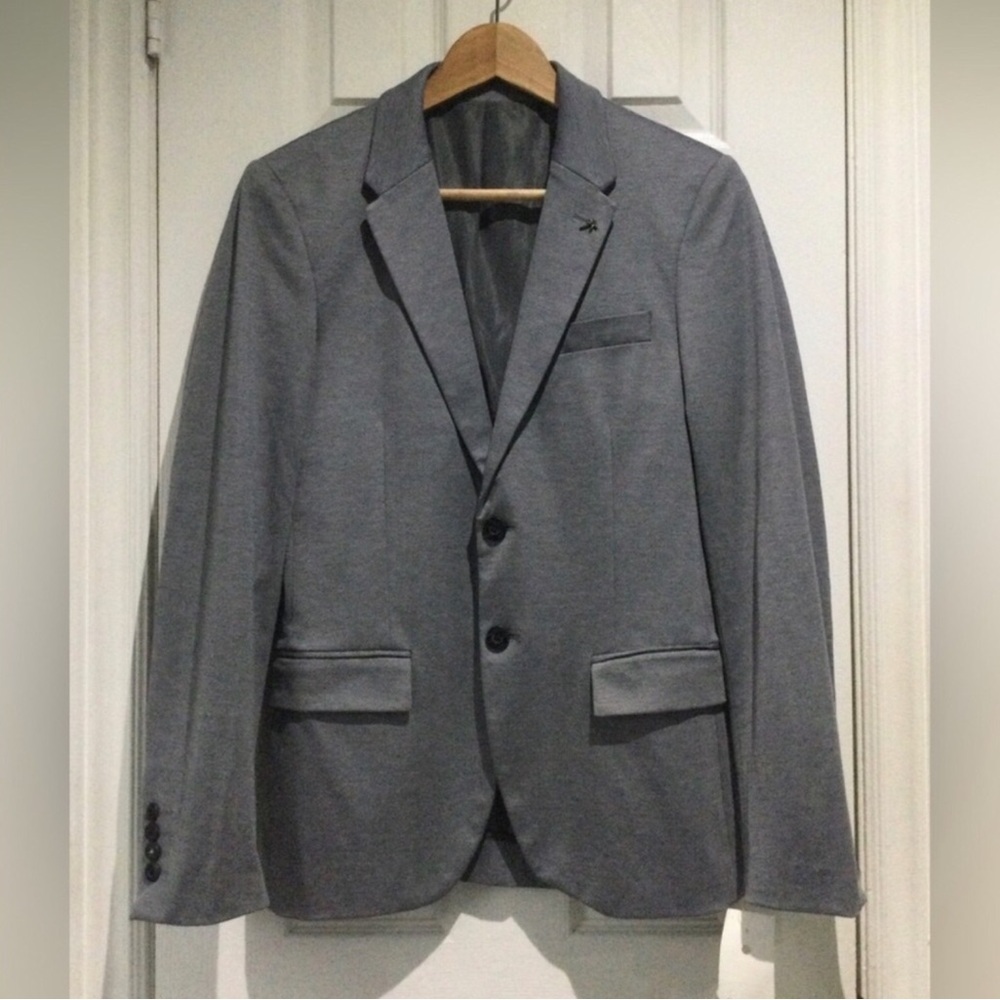 BNWT Zara Men's Gray Blazer With Lapel Pin